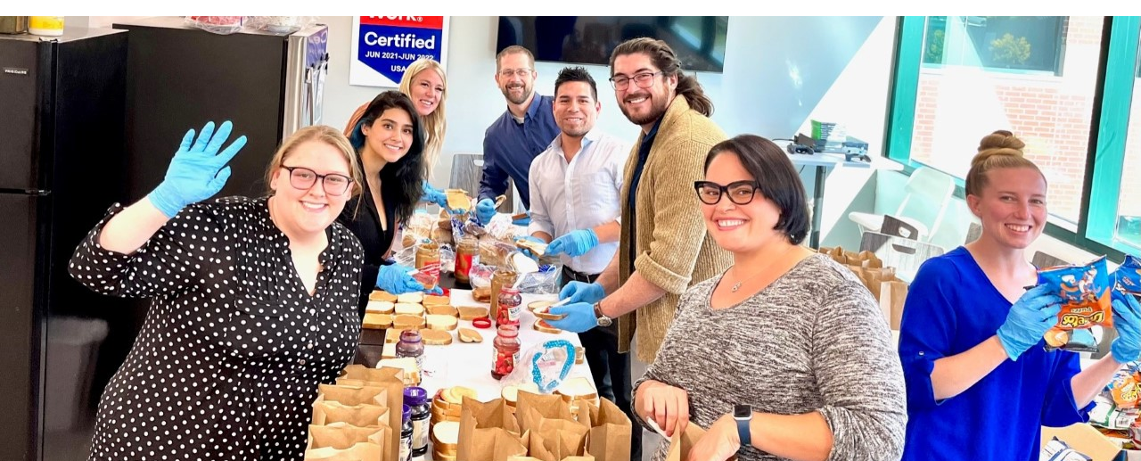 260320_volunteers_sack-lunches-narrow.png