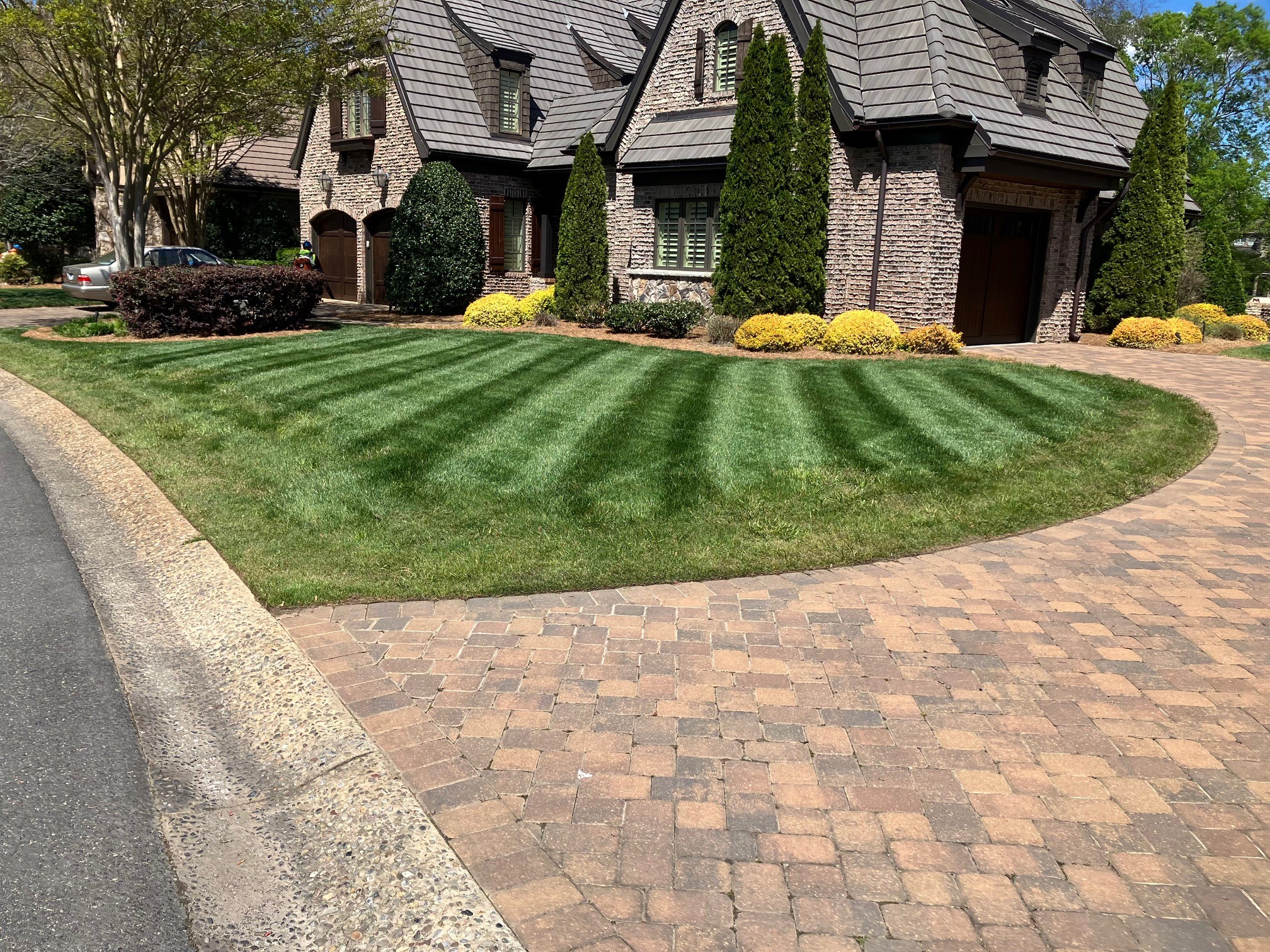 Boosting Efficiency and Saving Labor Costs: How POLYON® Fertilizer is a Game-Changer for Lawn Care Operators