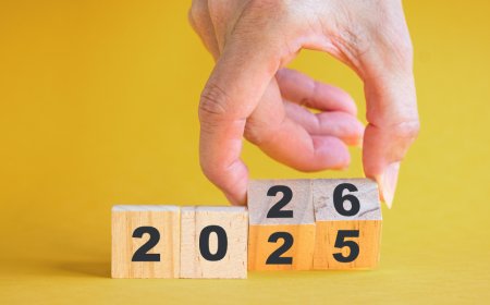 2025 की निवेश रणनीतियाँ: स्टॉक्स, म्युचुअल फंड और ETF में संतुलन