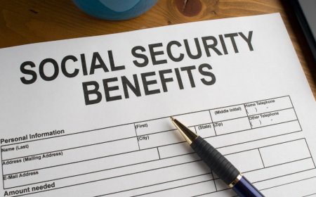 सोशल सिक्योरिटी स्कीम्स बनाम प्राइवेट पेंशन प्लान: रिटायरमेंट के लिए कौन बेहतर?