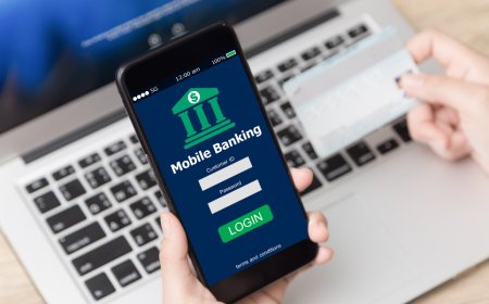 नेक्स्ट-जन मोबाइल बैंकिंग: 2025 में यूपीआई 2.0 के बाद क्या नया आएगा?