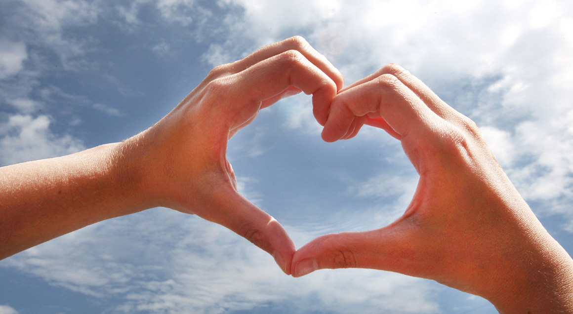 Heart Hands UMCOM