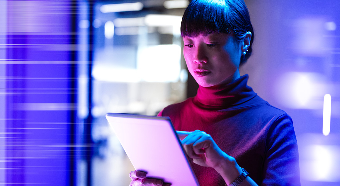 I S Woman On Tablet2