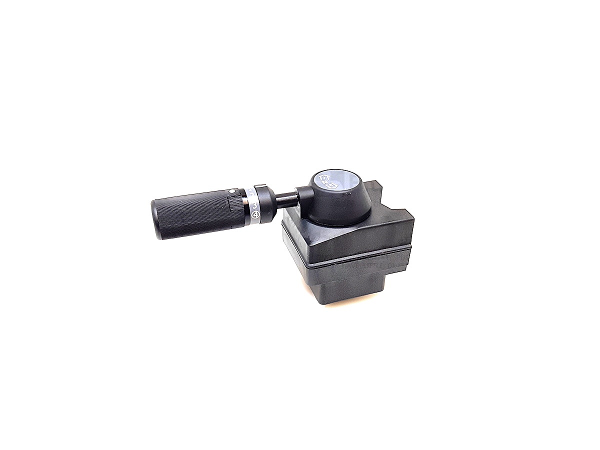 1586209 Control Made To Fit
