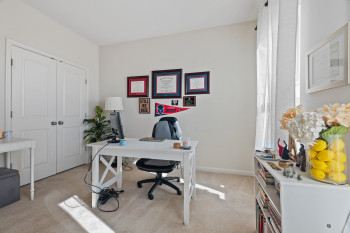 bedroom/office - use it how you want.