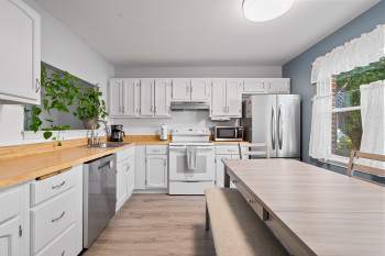 Great kitchen!