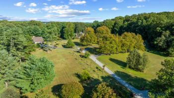 Aerial View (driveway)
