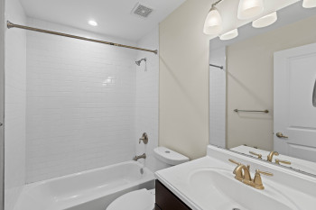 Upper Level Full Bath