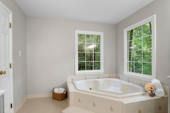 Primary Bathroom Jetted Soaking Tub