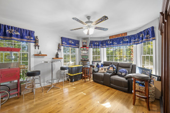 Formal dining room/bonus room