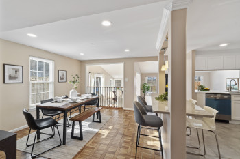 right dining area with breakfast bar