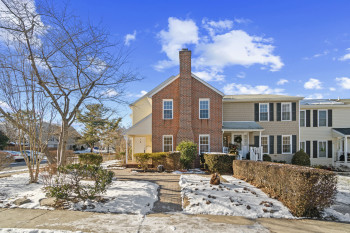 2 Warren Cmn. Beautifully maintained and move-in ready