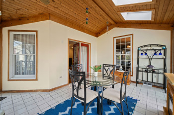 Beautiful Detailed Ceiling