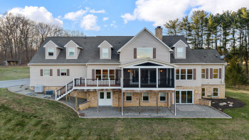 Over 3000 sf in basement
