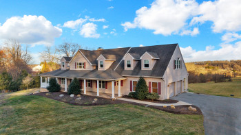 Custom Construction*9 ft ceilings*2 Story Great Room
