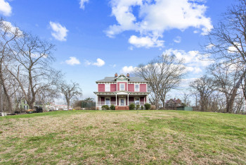 1704 Forsythia Lane