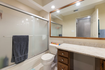 Full bathroom in hall upstairs