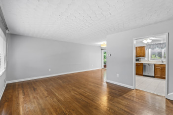 Nice circular flow for entertaining