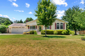 Not your typical rancher with large front and back yards