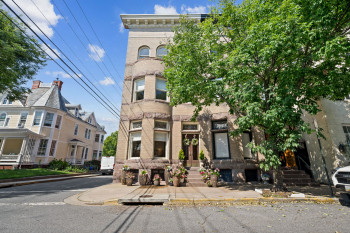 201 E 2nd St