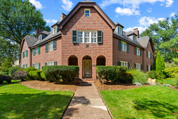 400 Bretton Place