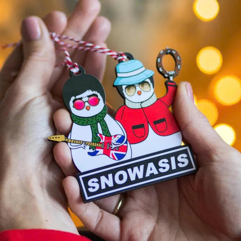 Snowasis Christmas Tree Decoration – Elegant Bauble Ornament, Festive Holiday Decor - Media 2