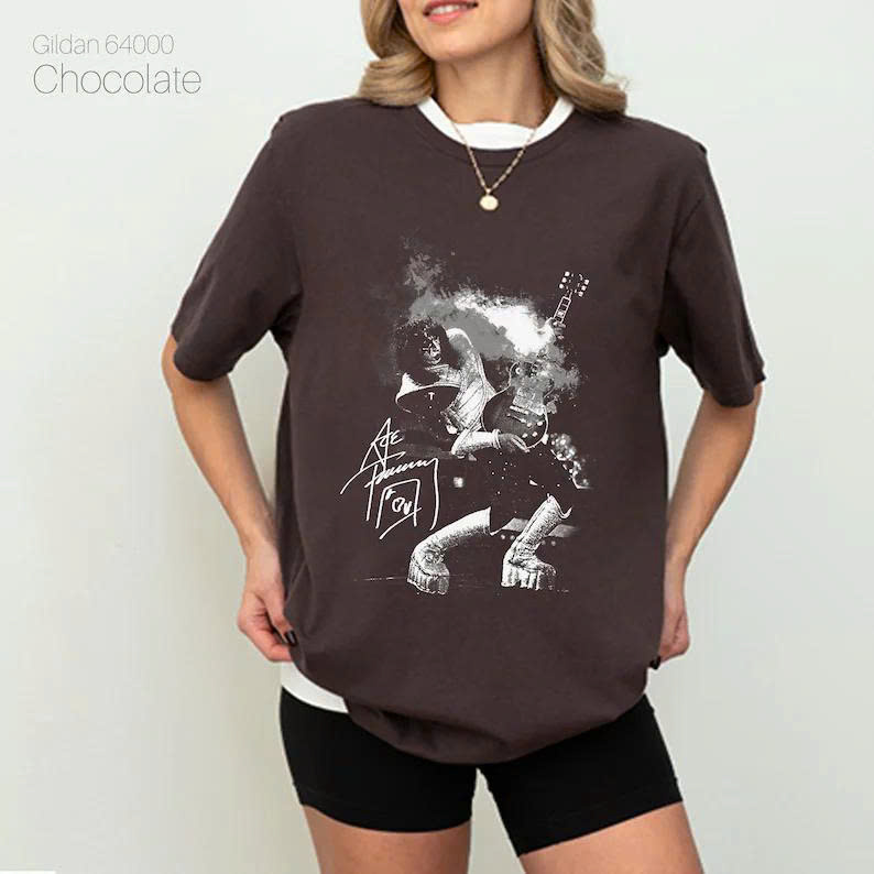 Vintage 90s Ace Frehley “The Spaceman” Graphic Tee – Retro Rock T-Shirt - Media 2