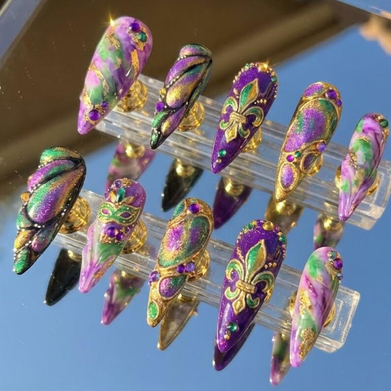 Mardi Gras Press On Nails, Luxury 3D Fleur De Lis & Mask Nails, Purple Green Gold Marble Carnival Nails, Ornate New Orleans Stiletto Nails - Media 2