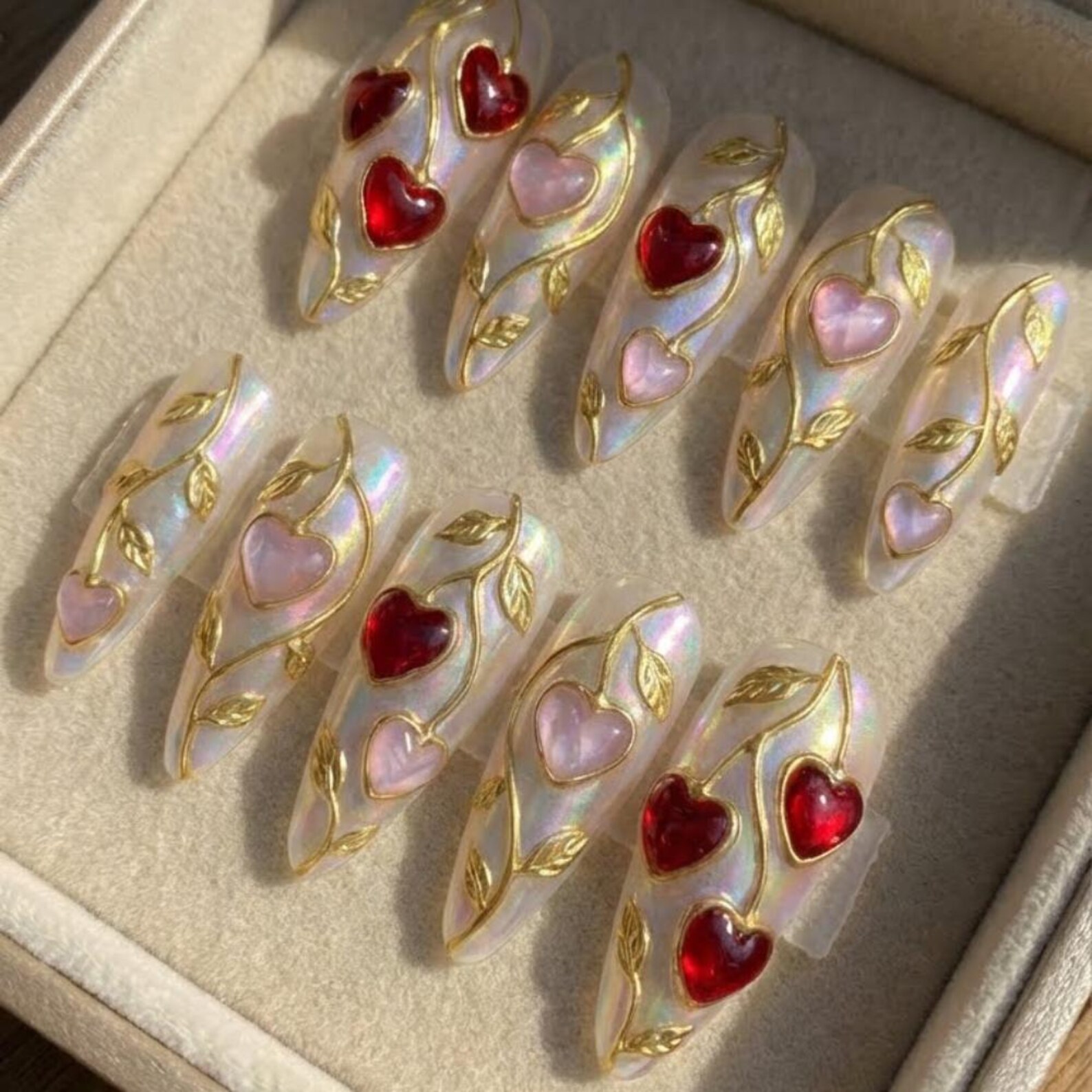 3D Heart Press On Nails, Gold Vine, Coquette Valentine's Day, Handmade - Media 3