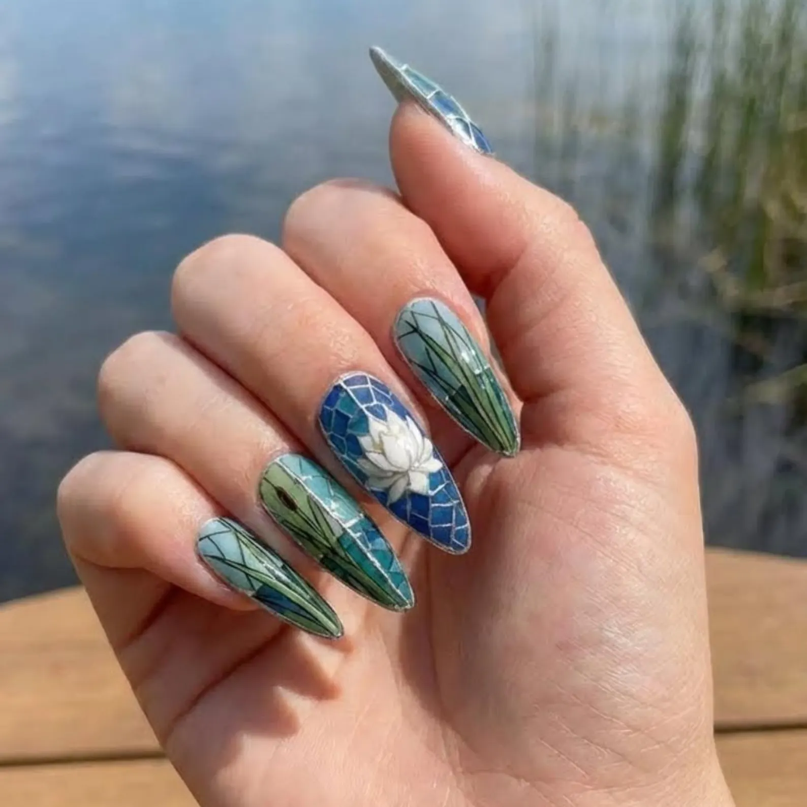 Stained Glass Loon Press On Nails, Hand-Painted Lake Life Reusable False Nails - Media 4