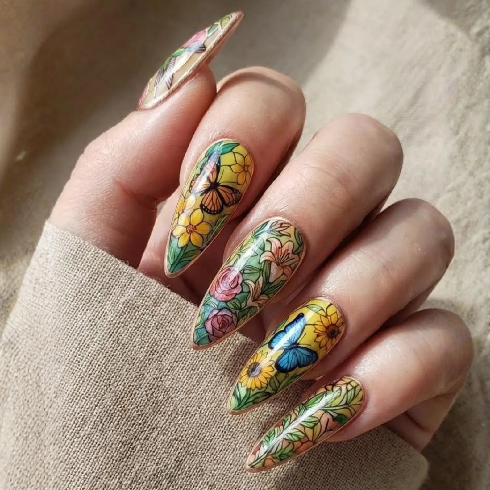 Stained Glass Hummingbird Butterfly Press On Nails, Hand-Painted Floral Nail Art - Media 3