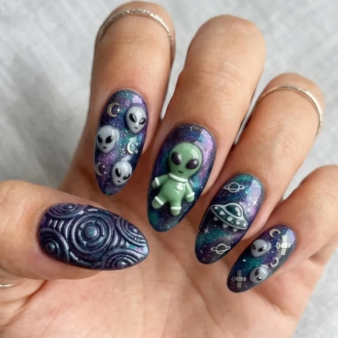 press on nails, custom press on nails, fake nails, Nails Art, stained glass nails, gold press on nails, 3d press on nails, luxury press on nails, handmade press on nails