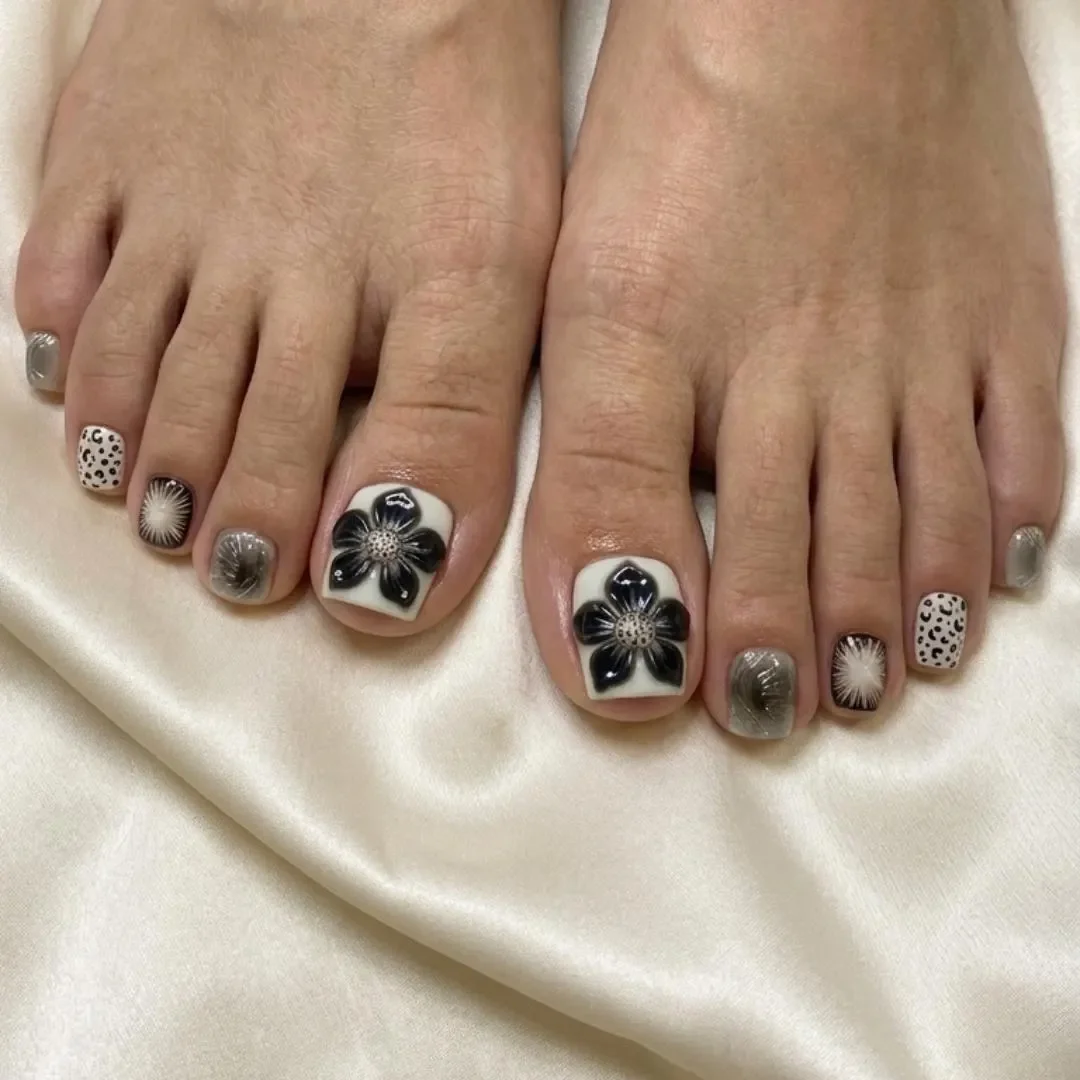 black flower nails, leopard print pedi, press on nails, custom press on nails, fake nails, Nails Art, stained glass nails, gold press on nails, 3d press on nails, luxury press on nails, handmade press on nails