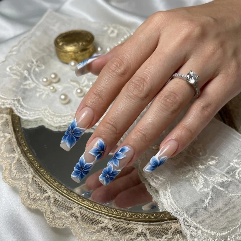 press on nails, custom press on nails, fake nails, Nails Art, stained glass nails, gold press on nails, 3d press on nails, luxury press on nails, handmade press on nails
