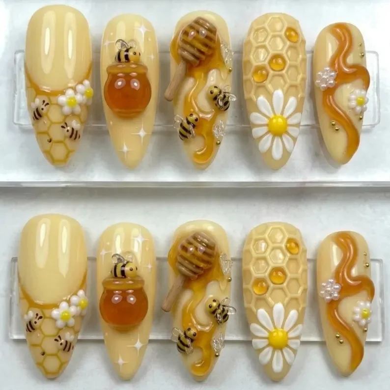 press on nails, custom press on nails, fake nails, Nails Art, stained glass nails, gold press on nails, 3d press on nails, luxury press on nails, handmade press on nails