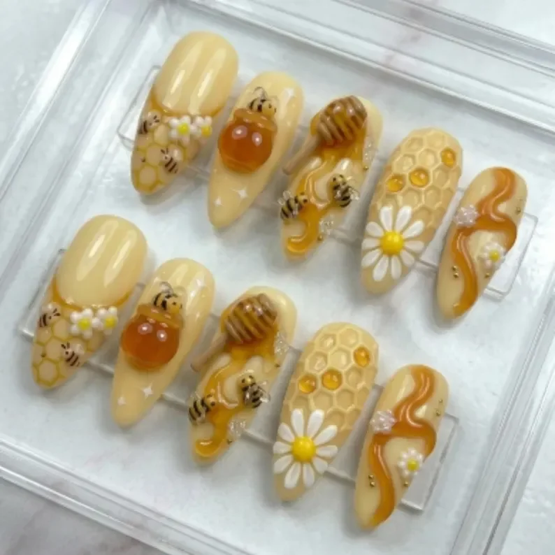 press on nails, custom press on nails, fake nails, Nails Art, stained glass nails, gold press on nails, 3d press on nails, luxury press on nails, handmade press on nails