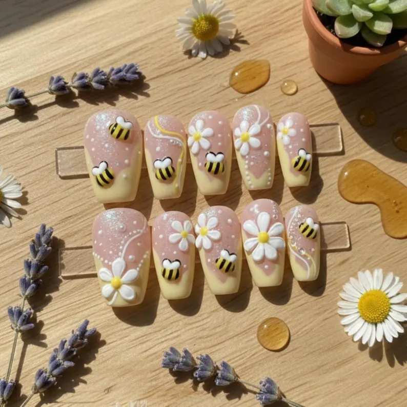 3D Bumblebee nails, Daisy press on, press on nails, custom press on nails, fake nails, Nails Art, stained glass nails, gold press on nails, 3d press on nails, luxury press on nails, handmade press on nails