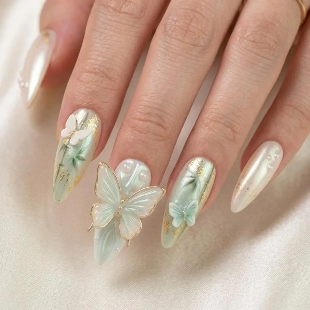 press on nails, custom press on nails, fake nails, Nails Art, stained glass nails, gold press on nails, 3d press on nails, luxury press on nails, handmade press on nails