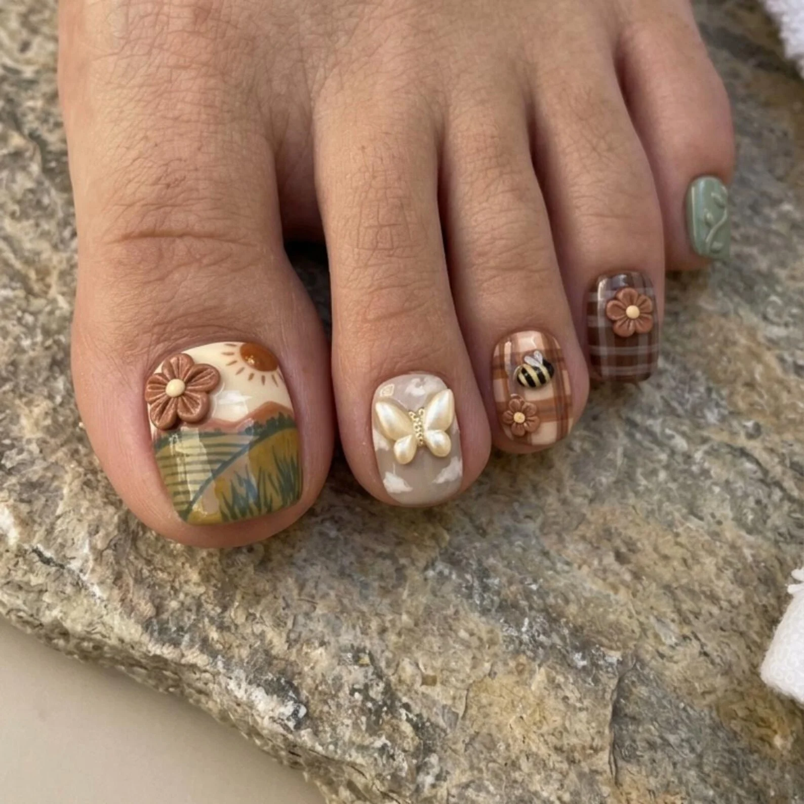 press on nails, hand painted nails, custom press on nails, fake nails, Nails Art, stained glass nails, gold press on nails, 3d press on nails, luxury press on nails, handmade press on nails