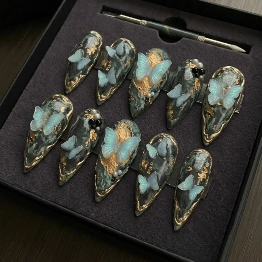 press on nails, custom press on nails, fake nails, Nails Art, stained glass nails, gold press on nails, 3d press on nails, luxury press on nails, handmade press on nails