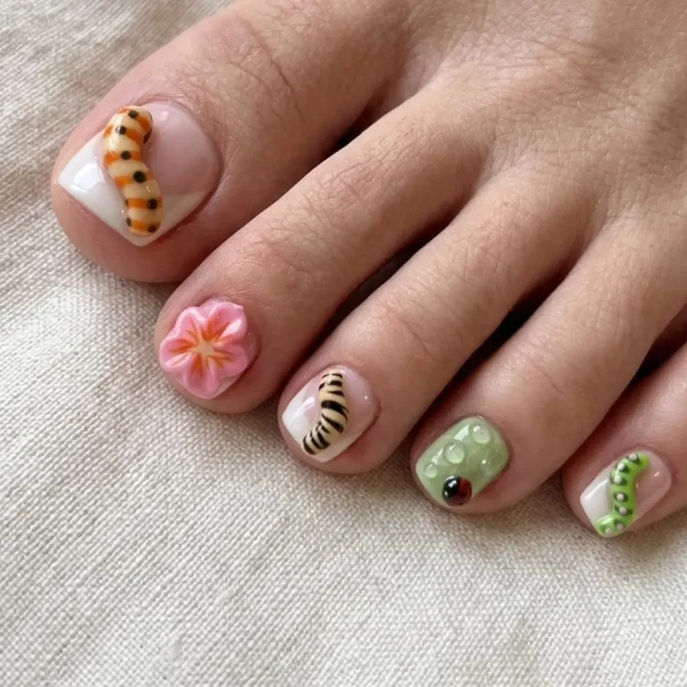 Nature Art, Insect Nail Design, press on nails, custom press on nails, fake nails, Nails Art, stained glass nails, gold press on nails, 3d press on nails, luxury press on nails, handmade press on nails