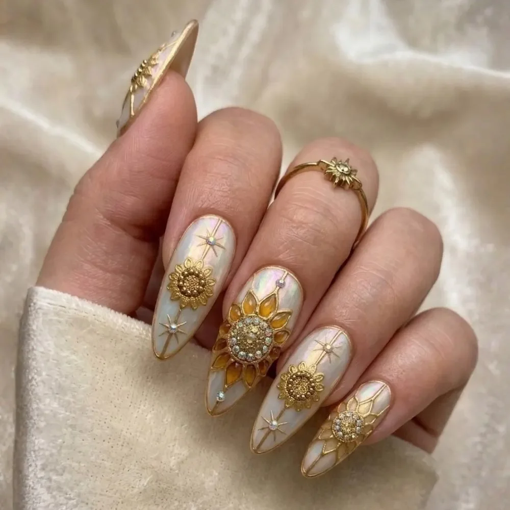 press on nails, custom press on nails, fake nails, Nails Art, stained glass nails, gold press on nails, 3d press on nails, luxury press on nails, handmade press on nails