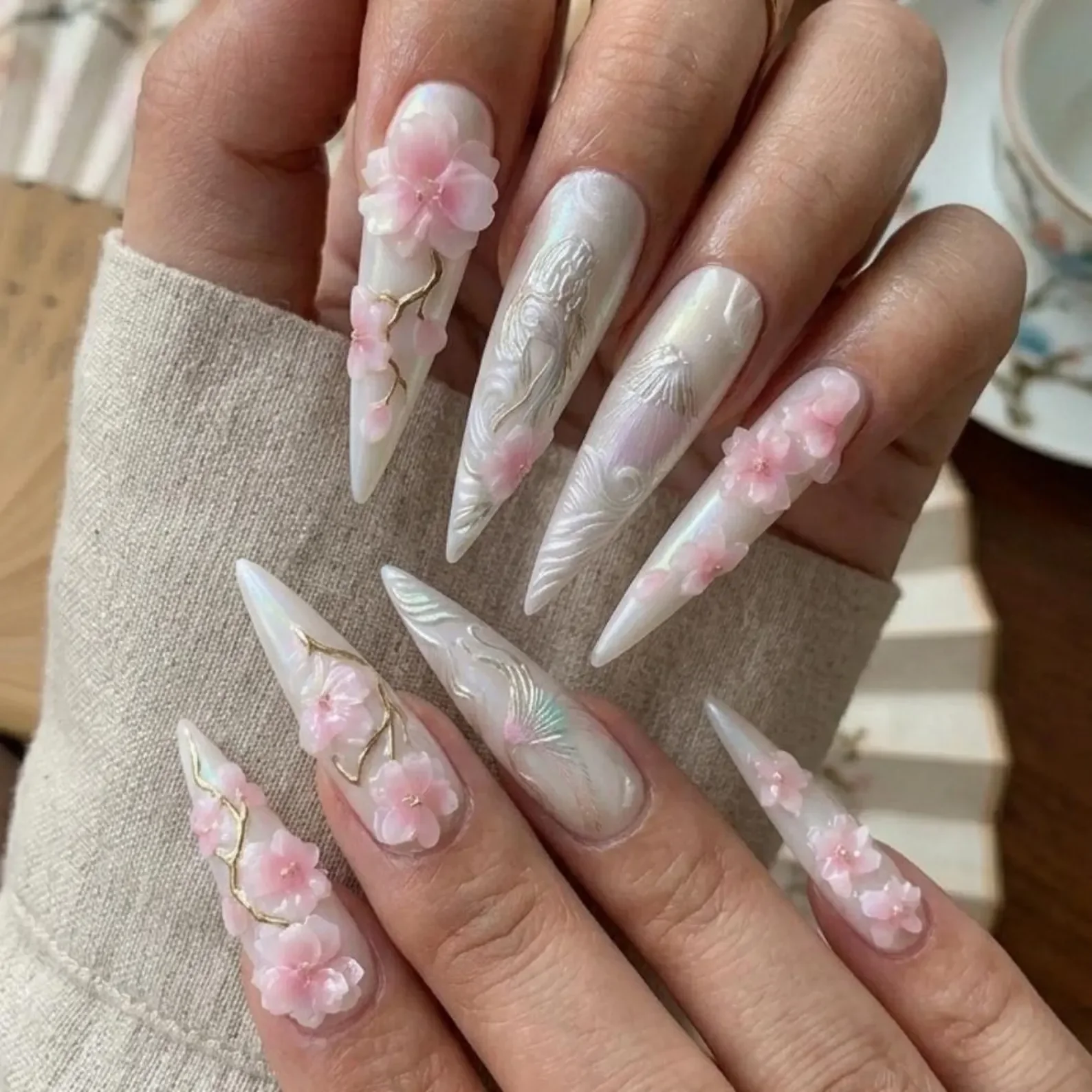 Mt Fuji nails, crane wave design, press on nails, custom press on nails, fake nails, Nails Art, stained glass nails, gold press on nails, 3d press on nails, luxury press on nails, handmade press on nails