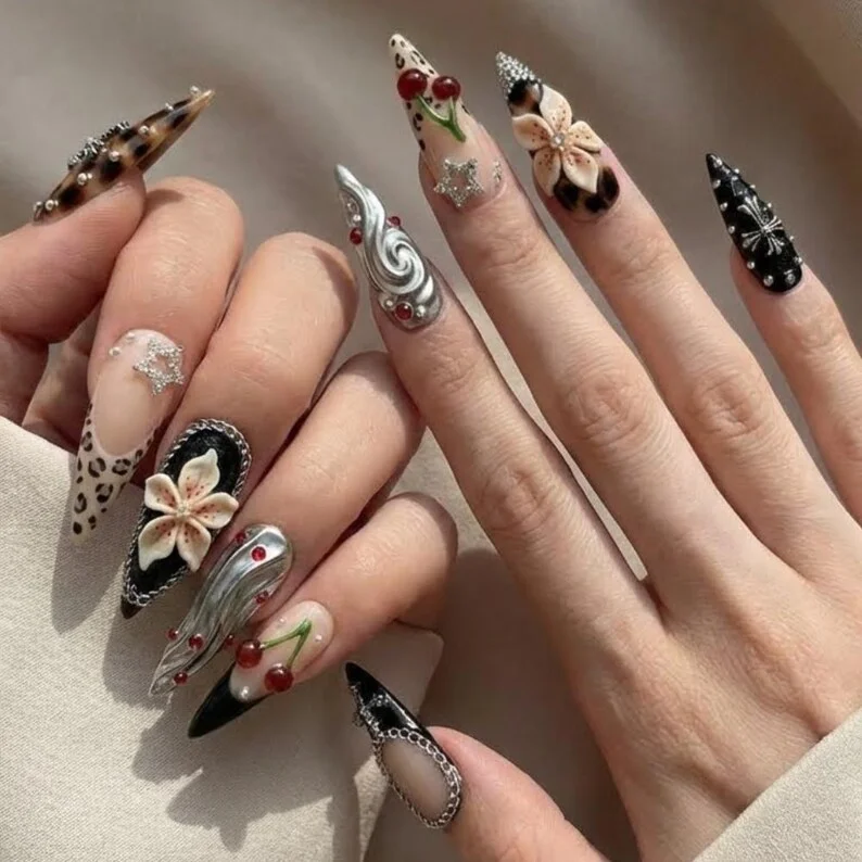 Tortoiseshell Nails, Press-On Nails, press on nails, custom press on nails, fake nails, Nails Art, stained glass nails, gold press on nails, 3d press on nails, luxury press on nails, handmade press on nails