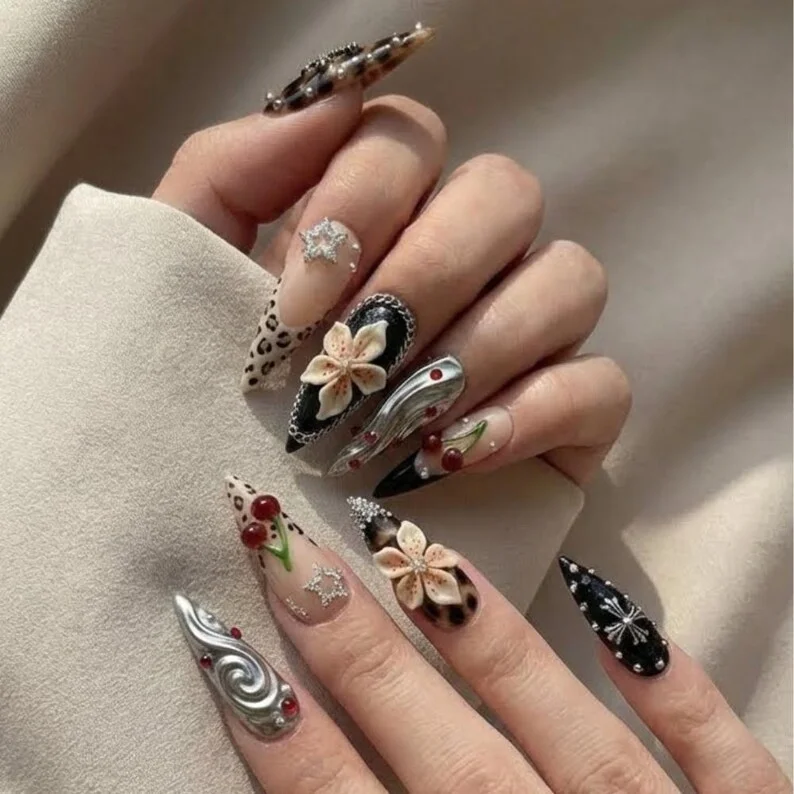 Tortoiseshell Nails, Press-On Nails, press on nails, custom press on nails, fake nails, Nails Art, stained glass nails, gold press on nails, 3d press on nails, luxury press on nails, handmade press on nails