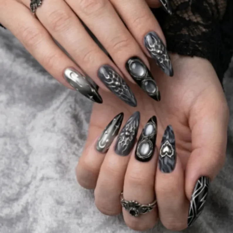 gothic art, cyber gothic, press on nails, custom press on nails, fake nails, Nails Art, stained glass nails, gold press on nails, 3d press on nails, luxury press on nails, handmade press on nails