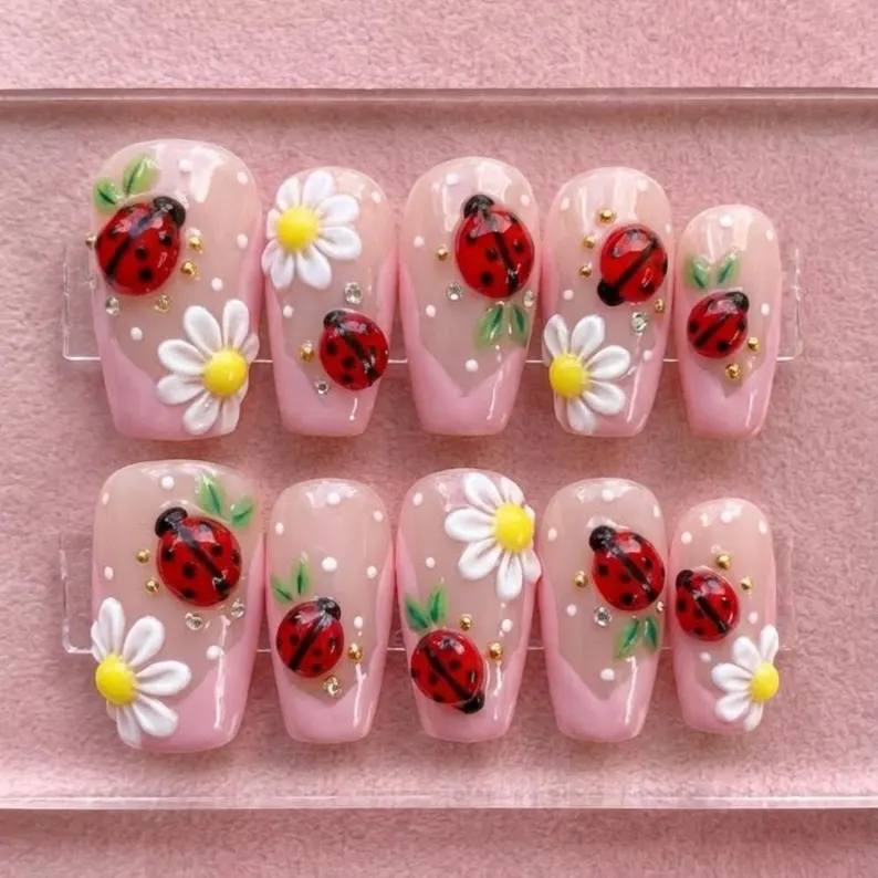 3D Daisy press on, Polka dot nails, press on nails, custom press on nails, fake nails, Nails Art, stained glass nails, gold press on nails, 3d press on nails, luxury press on nails, handmade press on nails