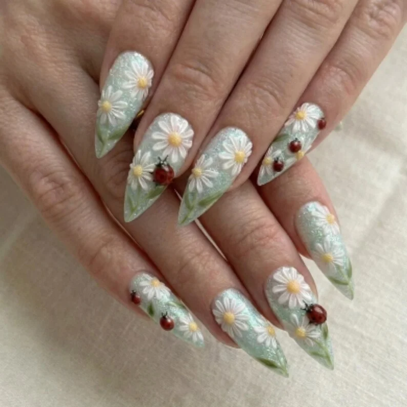 press on nails, 3D daisy nails, custom press on nails, fake nails, Nails Art, stained glass nails, gold press on nails, 3d press on nails, luxury press on nails, handmade press on nails