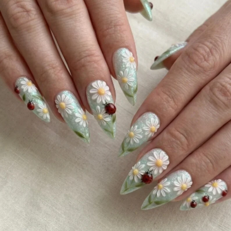 daisy nail design, ladybug nails, press on nails, custom press on nails, fake nails, Nails Art, stained glass nails, gold press on nails, 3d press on nails, luxury press on nails, handmade press on nails