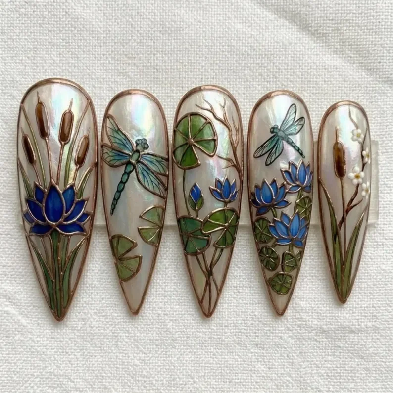 press on nails, iridescent nail art, custom press on nails, fake nails, Nails Art, stained glass nails, gold press on nails, 3d press on nails, luxury press on nails, handmade press on nails